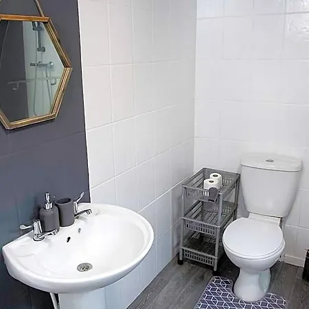 Stylish And Spacious 3-bed House